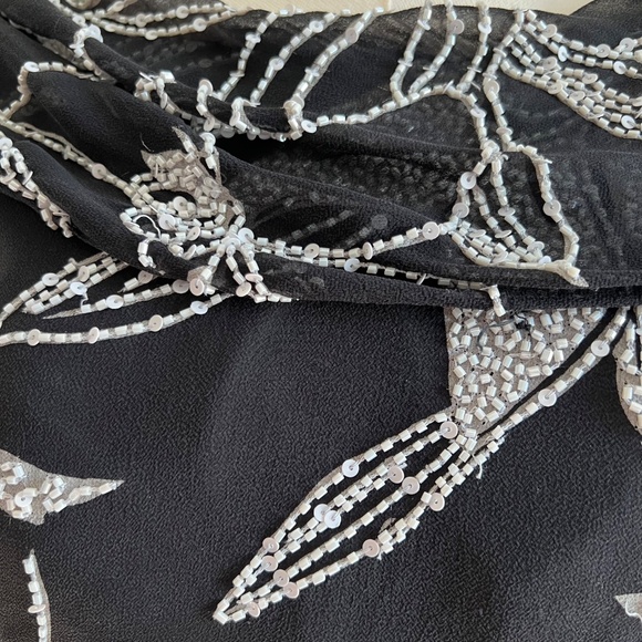 Black and White Beaded Floral 100% Silk Shell Top - Picture 4 of 7